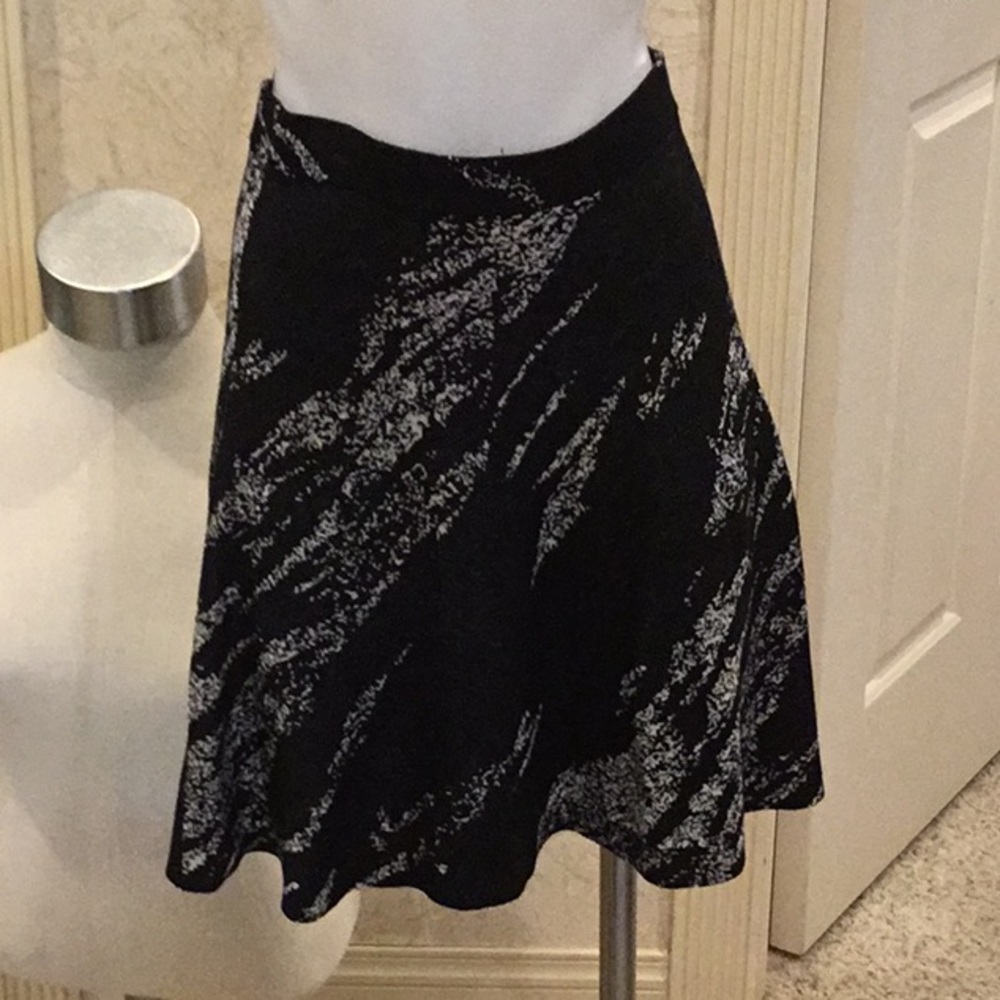 BCBG  xs  70%silk/ 30% rayon size xs